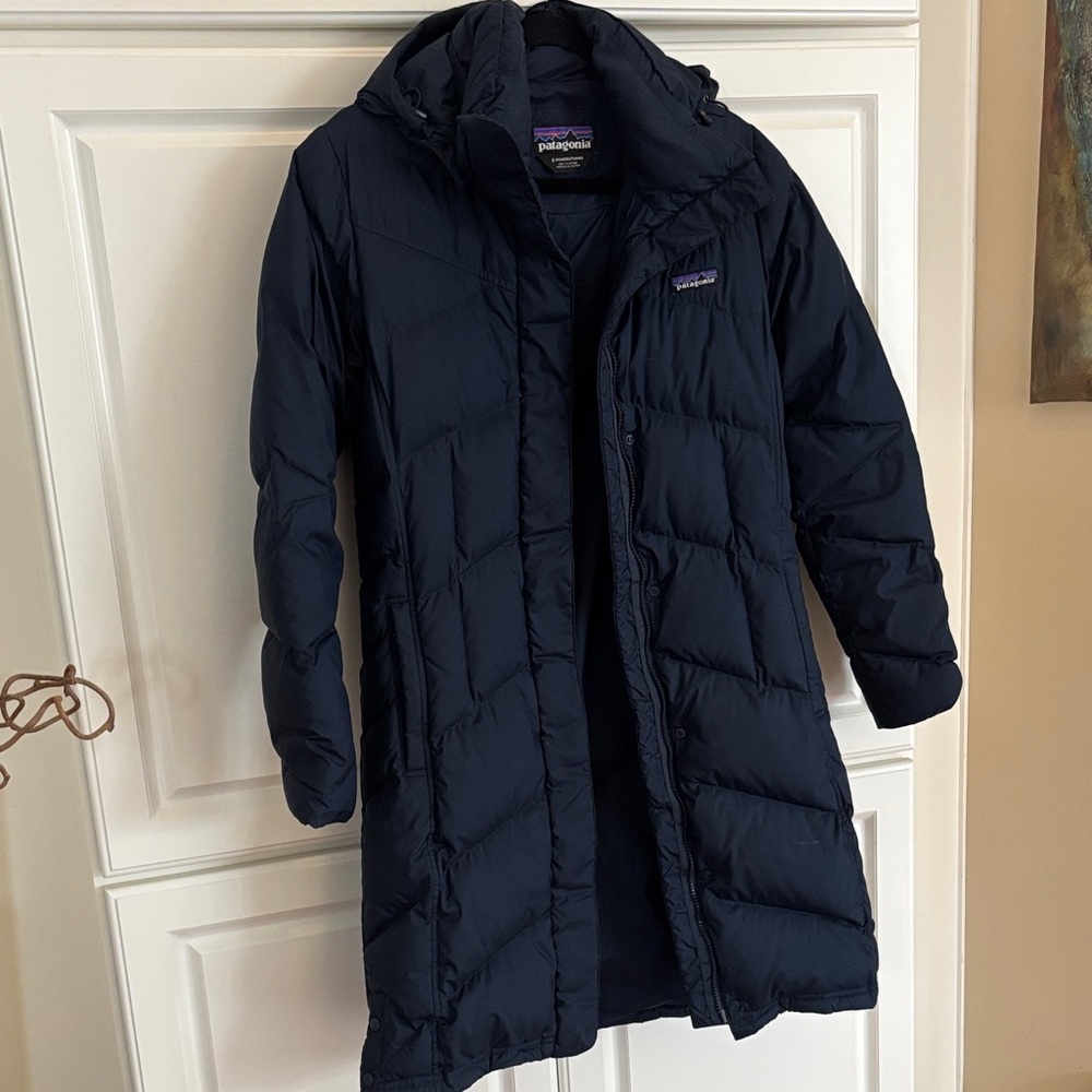 Patagonia Women's Down With It Parka in navy